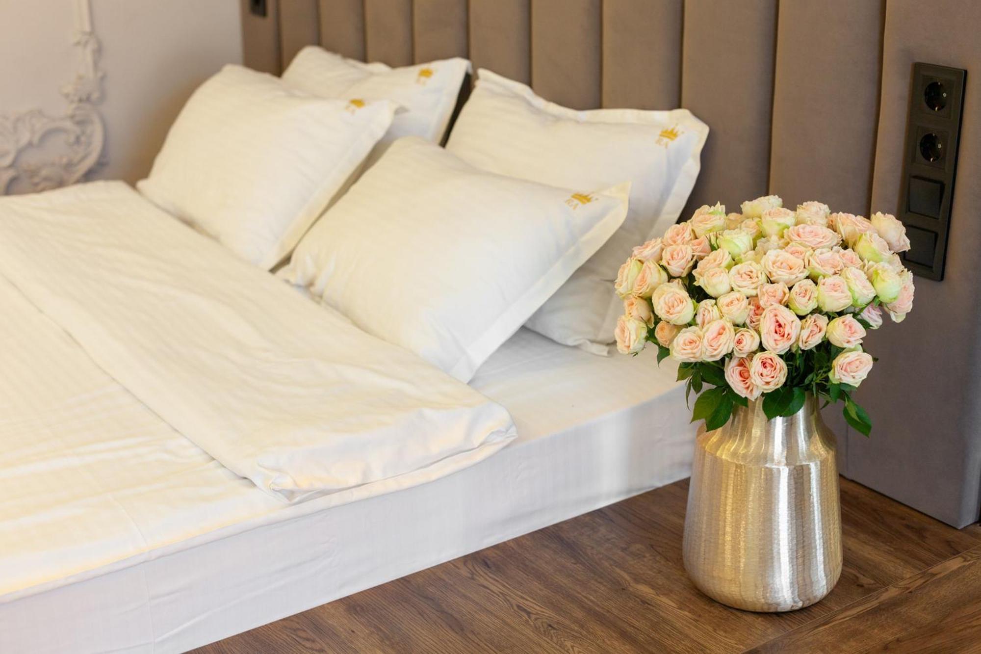 Royal Apartment On Gorodotska 33 Street Lwów Zewnętrze zdjęcie
