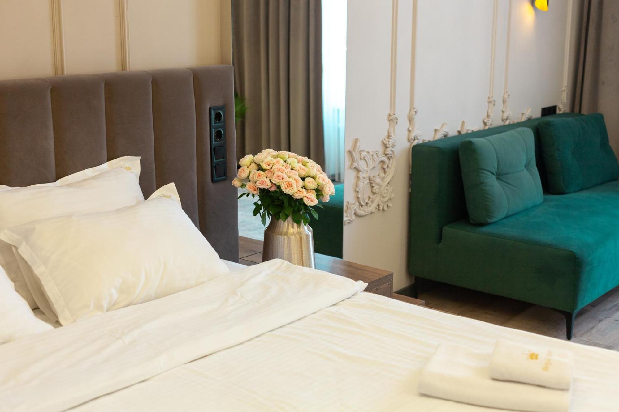 Royal Apartment On Gorodotska 33 Street Lwów Zewnętrze zdjęcie