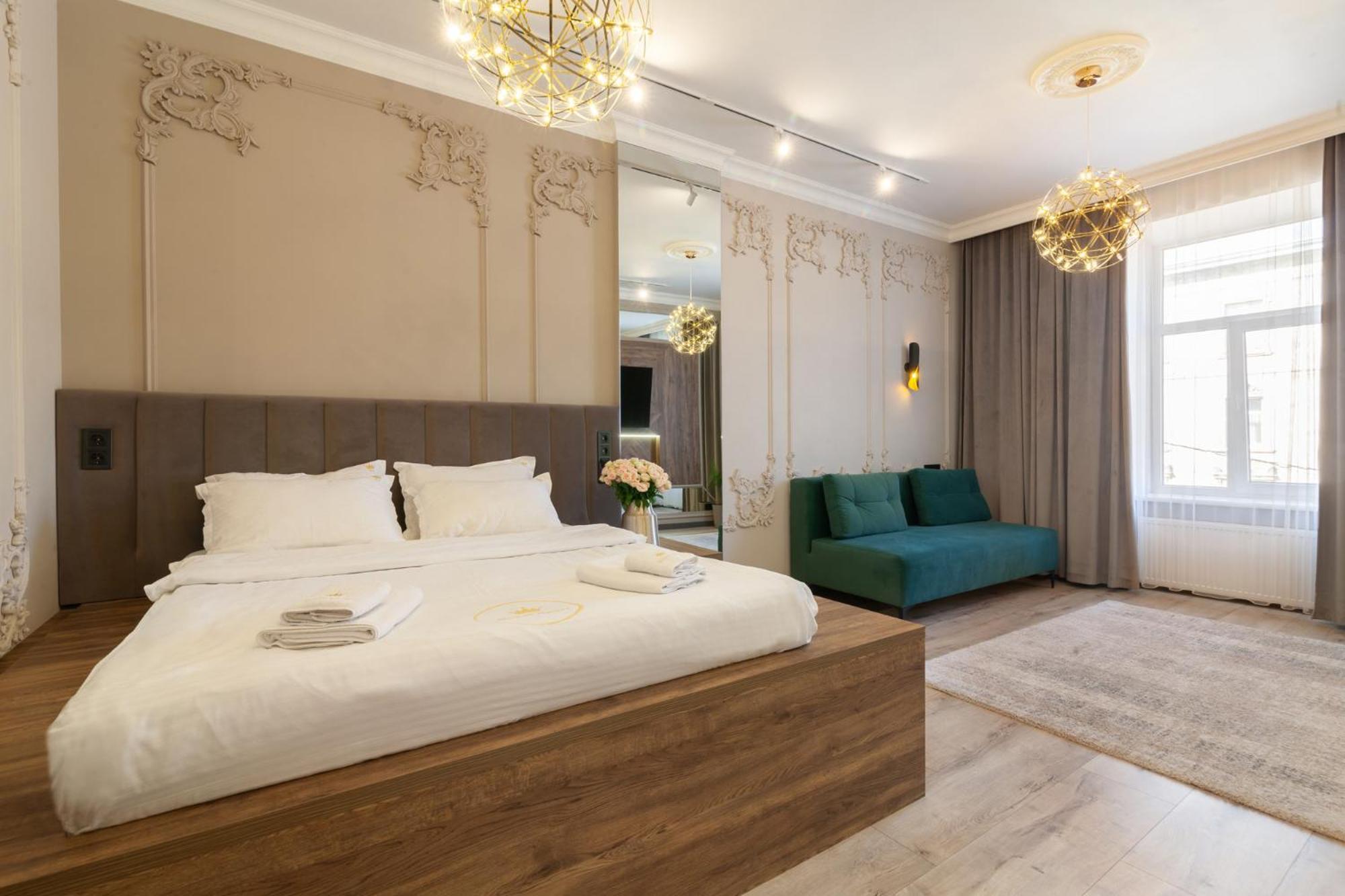 Royal Apartment On Gorodotska 33 Street Lwów Zewnętrze zdjęcie